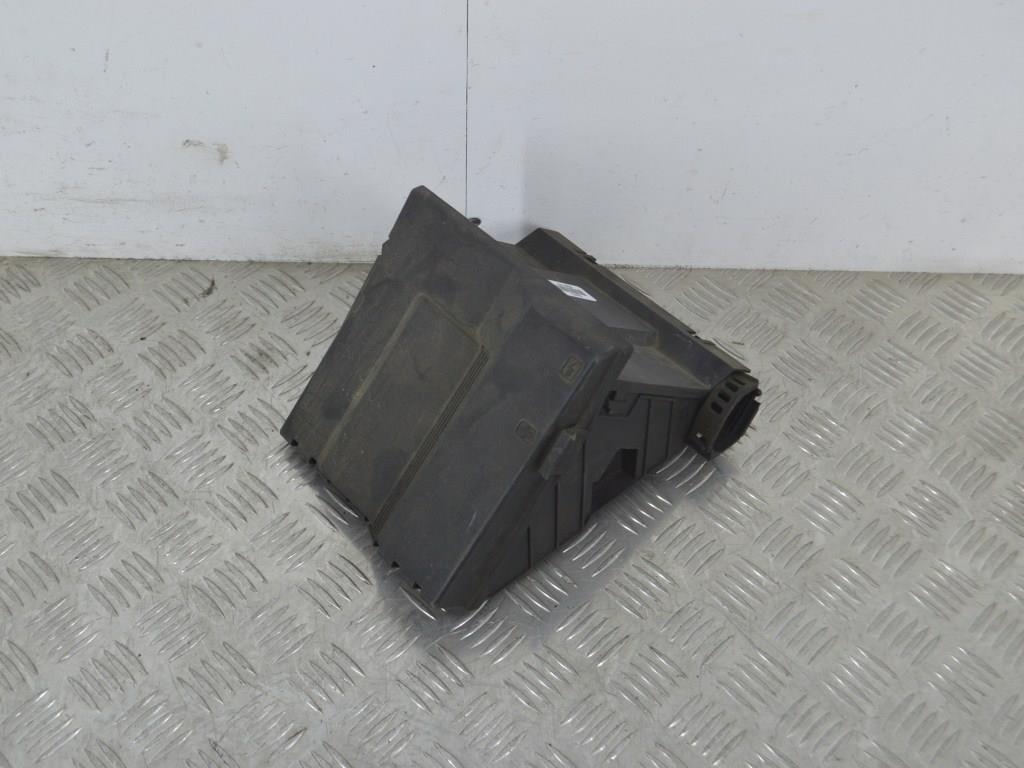 Короб предохранителей Renault Safrane (1992-2000) 7700805188