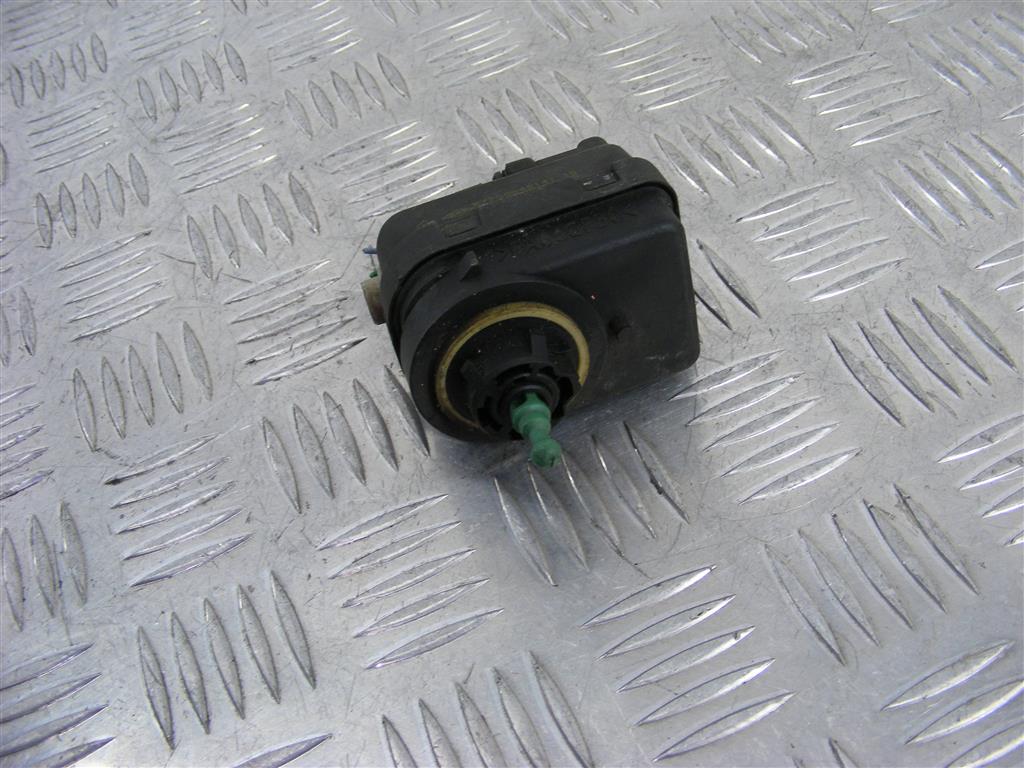 Корректор фар Renault Laguna 2 (2001-2007) 7700840141