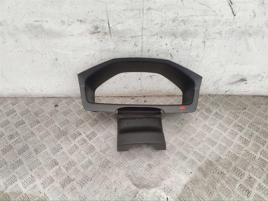 Кожух панели приборов