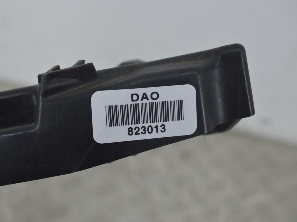 Крепление фары левой