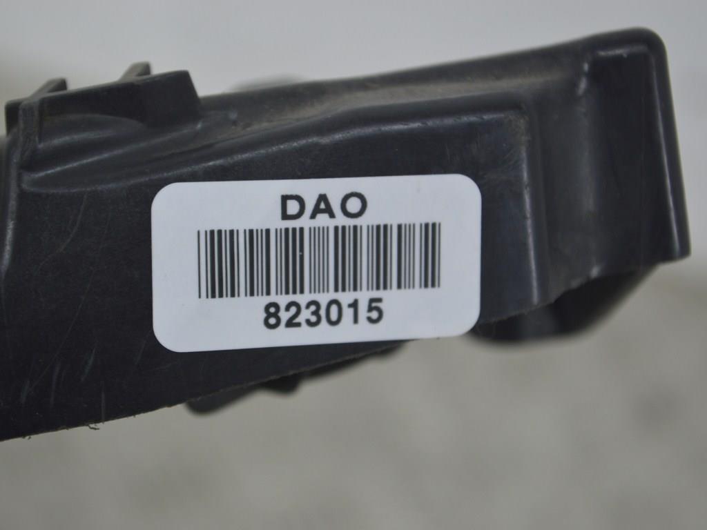 Крепление фары левой