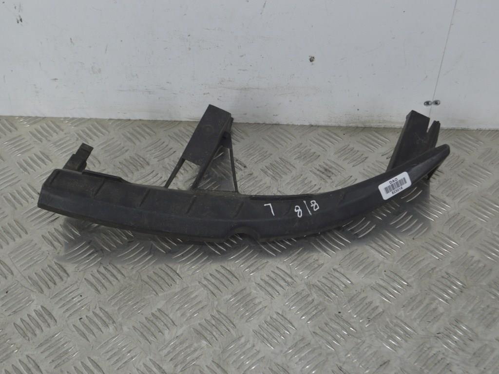 Крепление фары левой Renault Scenic 2 (2003-2009) 8200183741