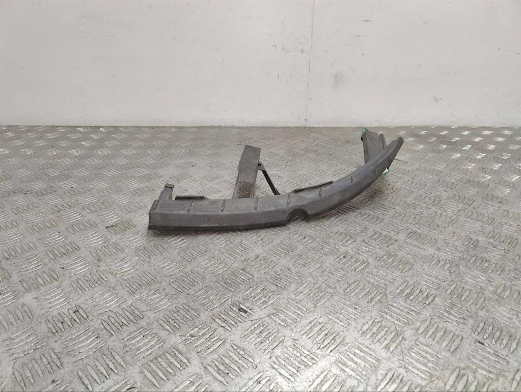 Крепление фары левой