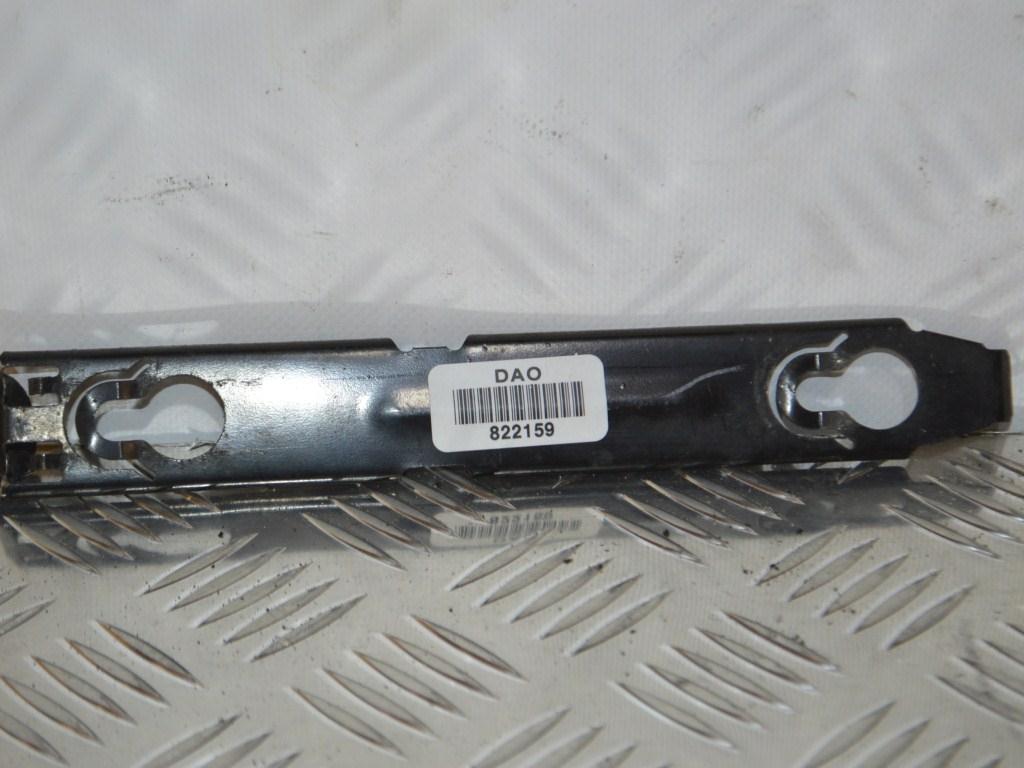 Крепление фары левой