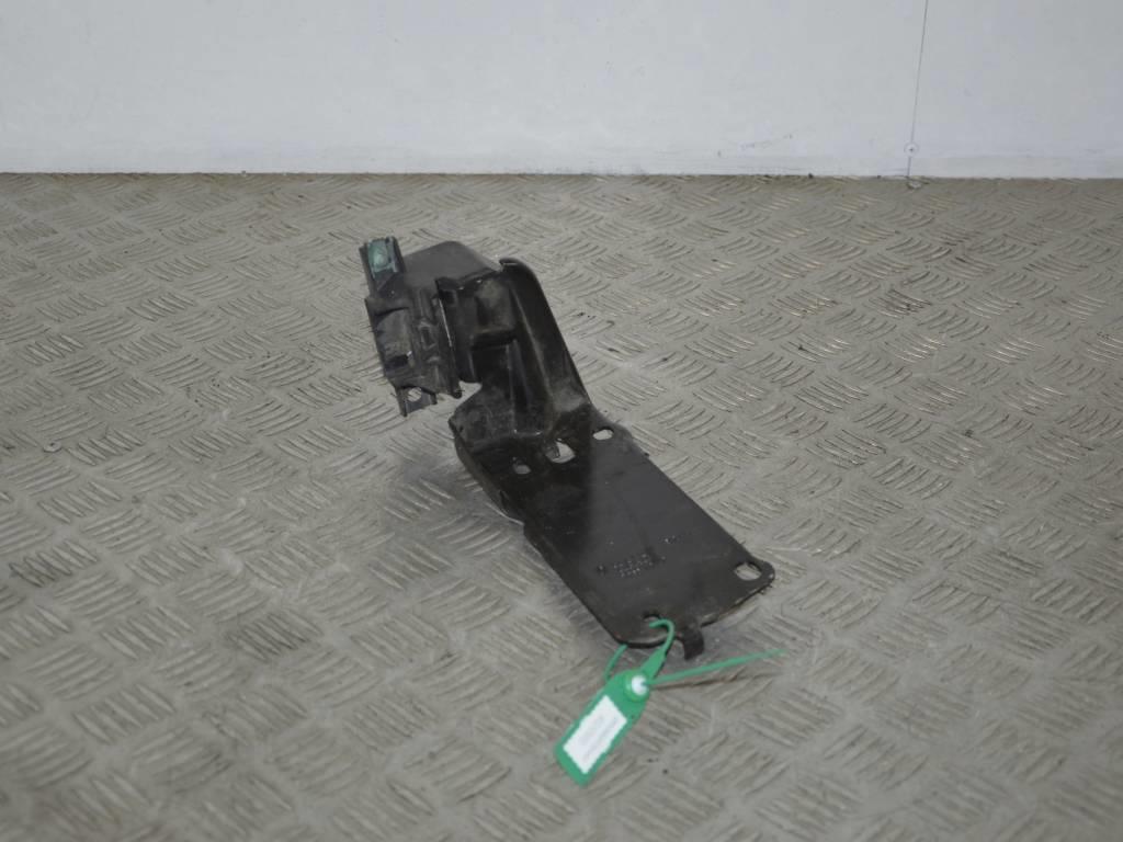 Крепление кассеты радиаторов