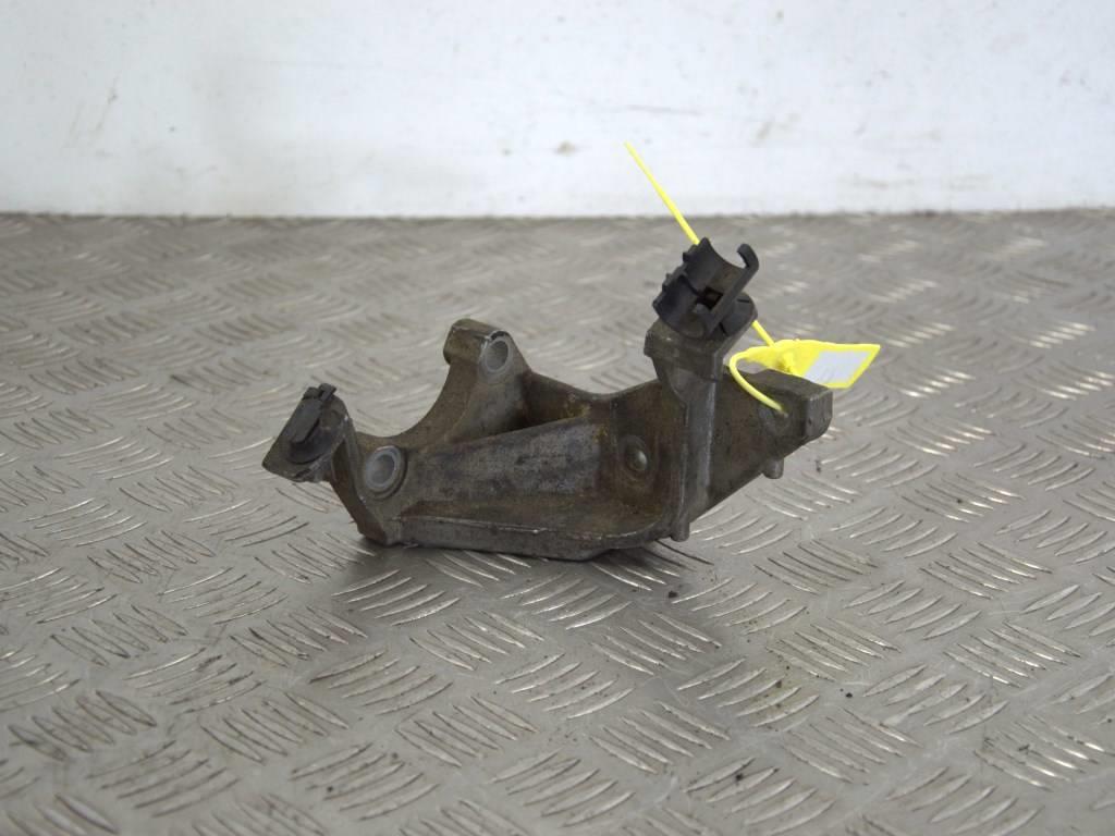 Крепление ТНВД Renault Scenic 1 (1996-2003) 7700115681