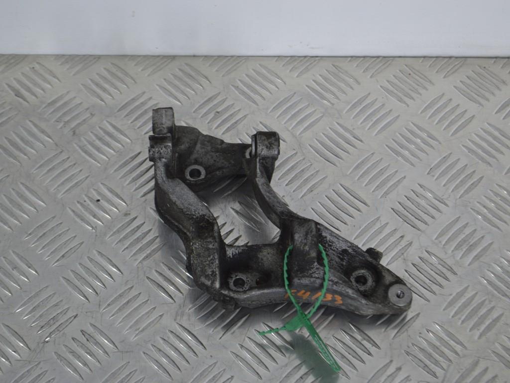 Кронштейн двигателя