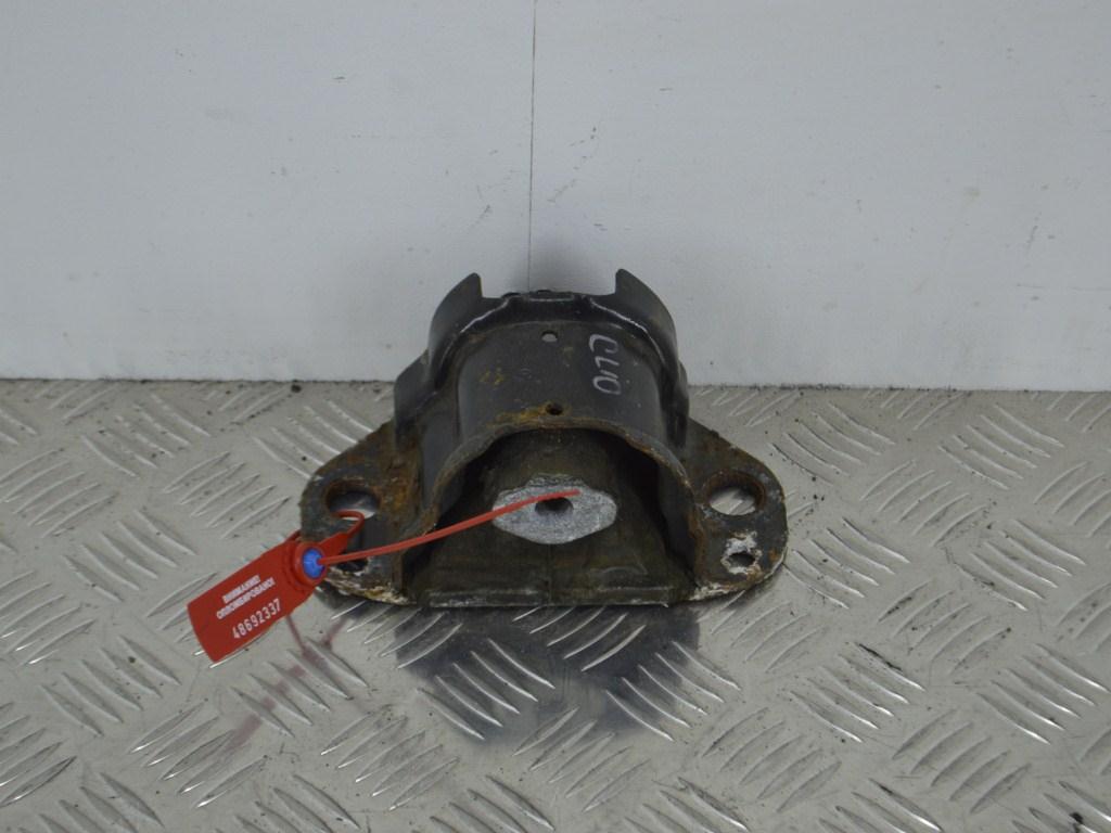 Кронштейн двигателя