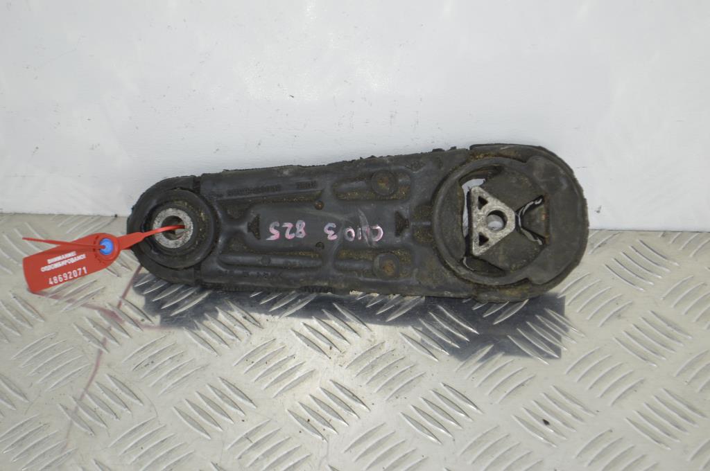 Кронштейн двигателя