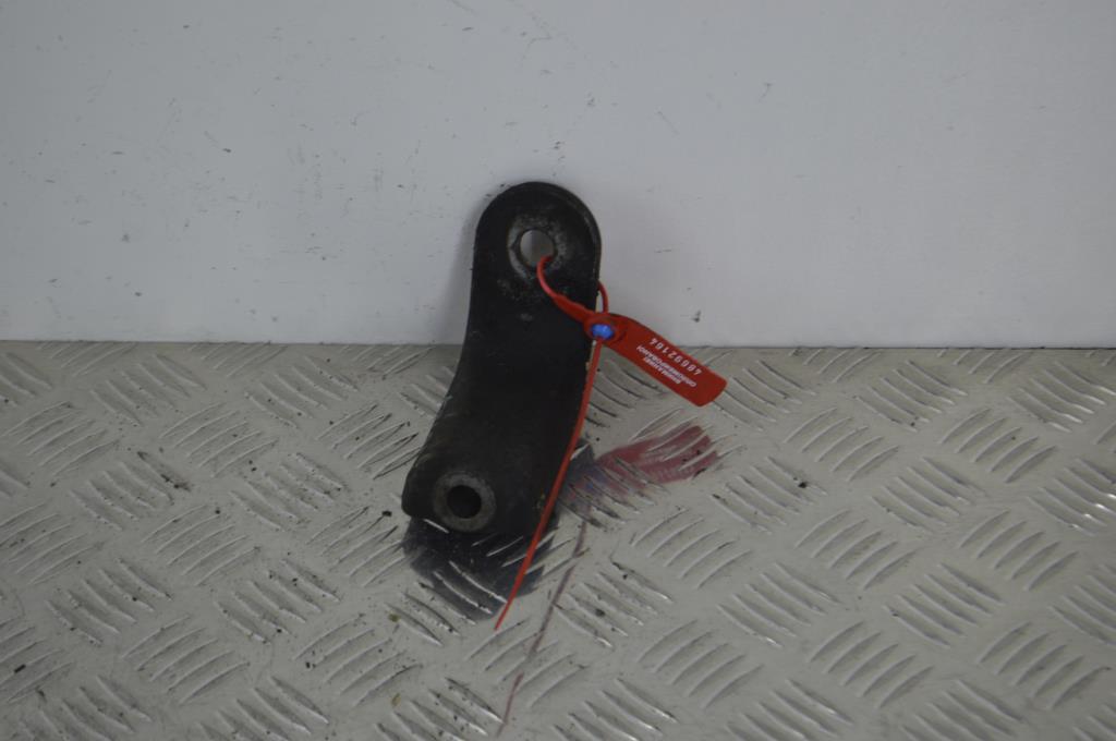 Кронштейн двигателя