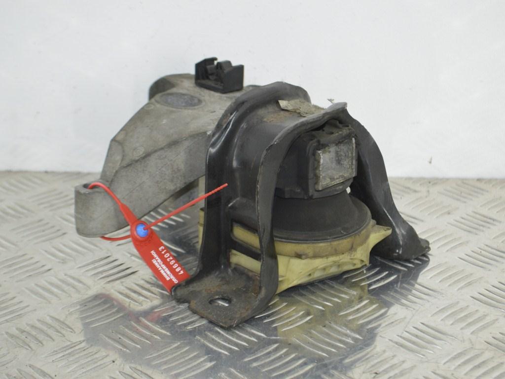 Кронштейн двигателя