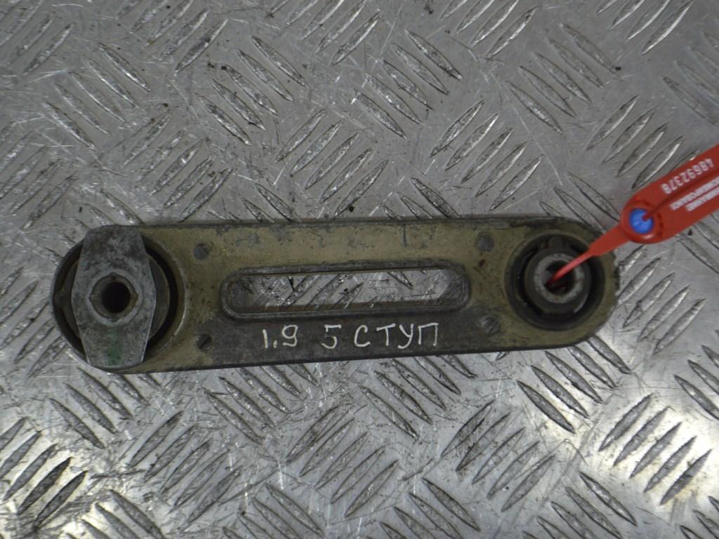 Кронштейн двигателя