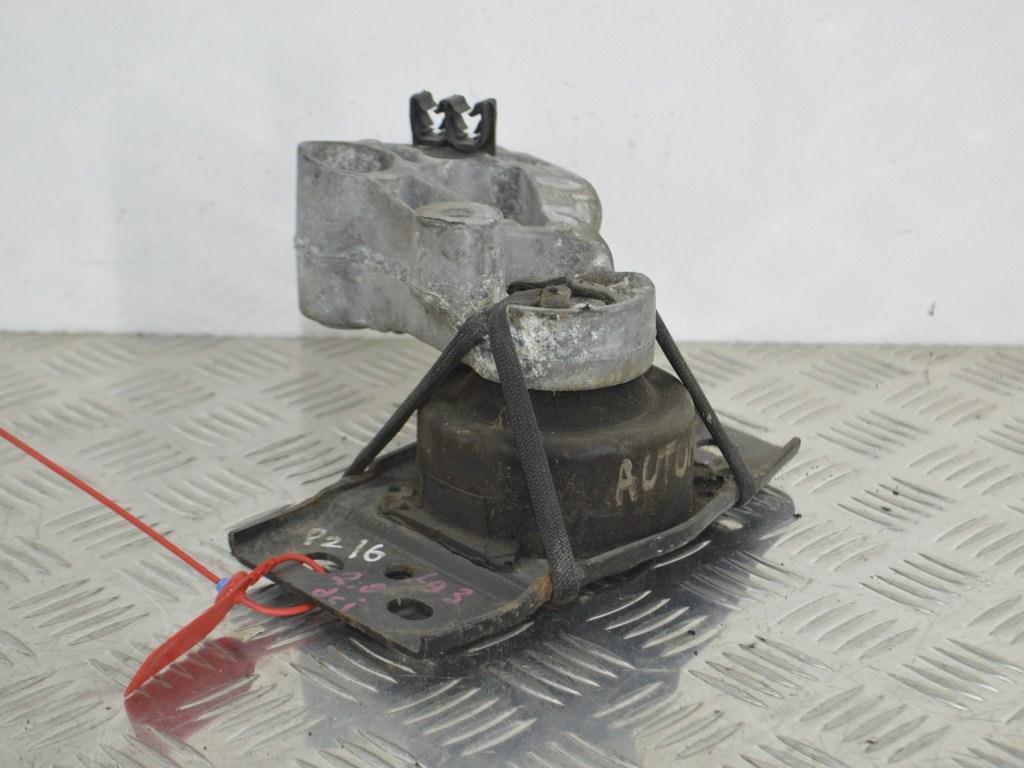 Кронштейн двигателя