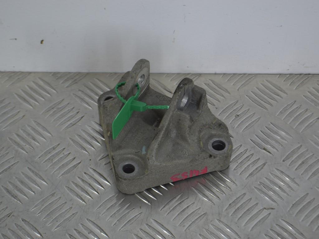 Кронштейн двигателя