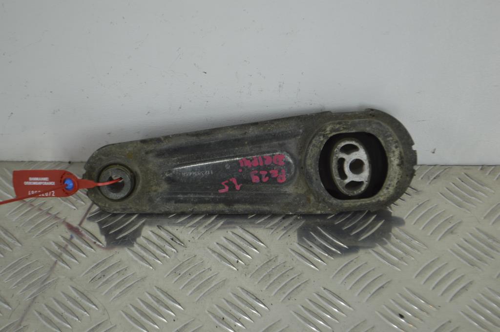 Кронштейн двигателя