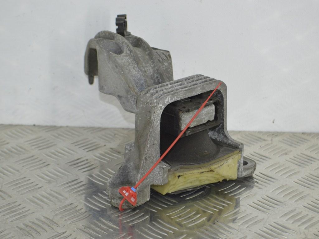 Кронштейн двигателя Renault Megane 3 (2008-2019) 112100020R