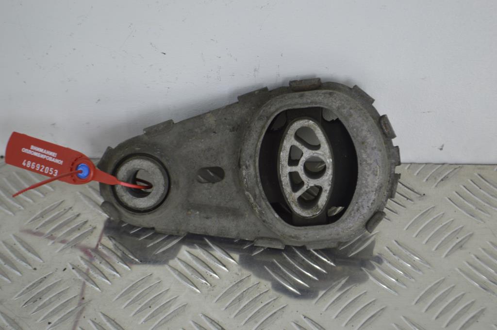 Кронштейн двигателя