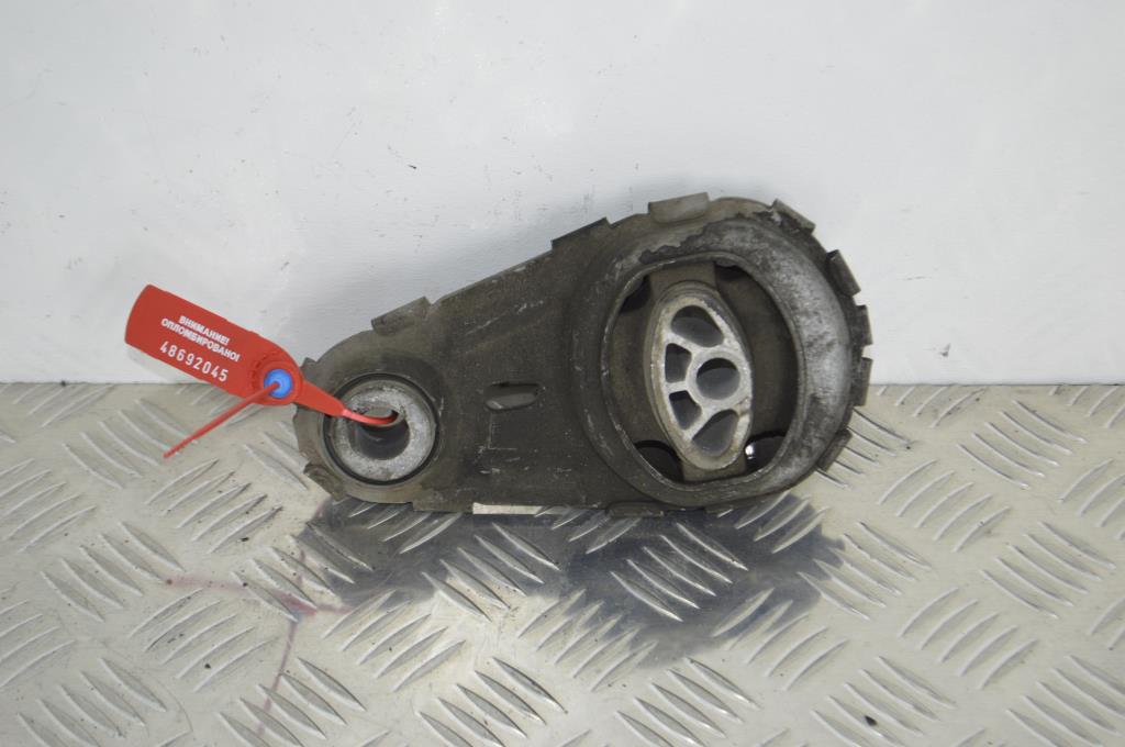 Кронштейн двигателя