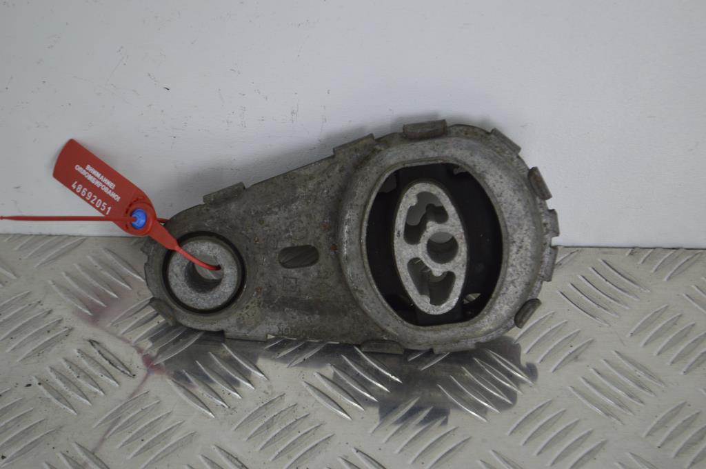 Кронштейн двигателя