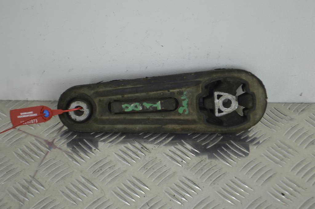 Кронштейн двигателя