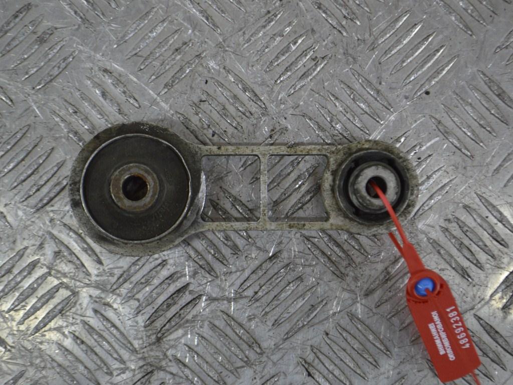 Кронштейн двигателя