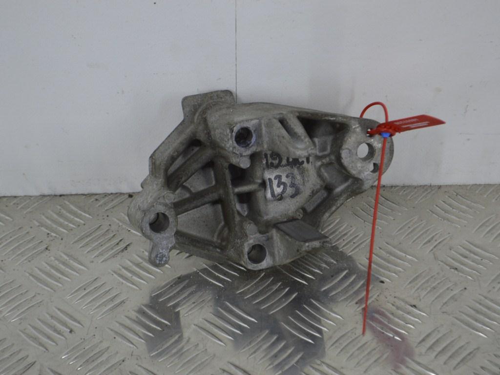 Кронштейн двигателя Renault Scenic 1 (1996-2003) 8200058060