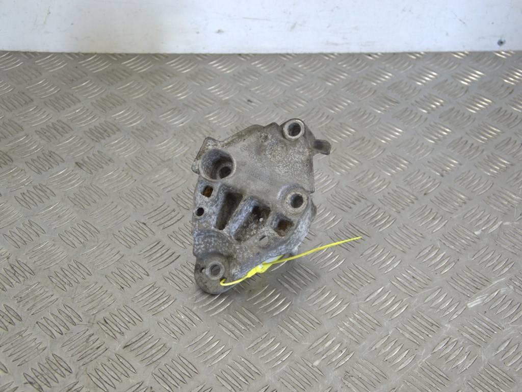 Кронштейн двигателя Renault Scenic 1 (1996-2003) 8200058060
