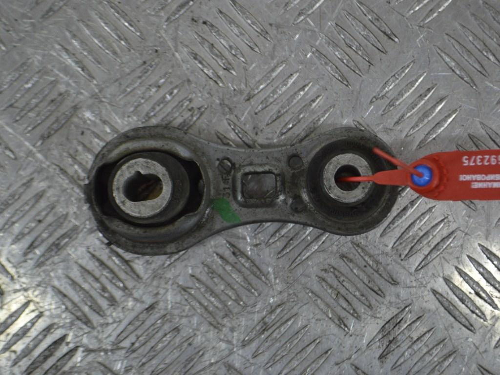 Кронштейн двигателя