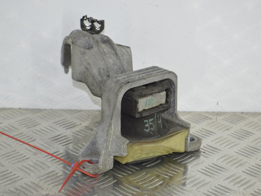 Кронштейн двигателя