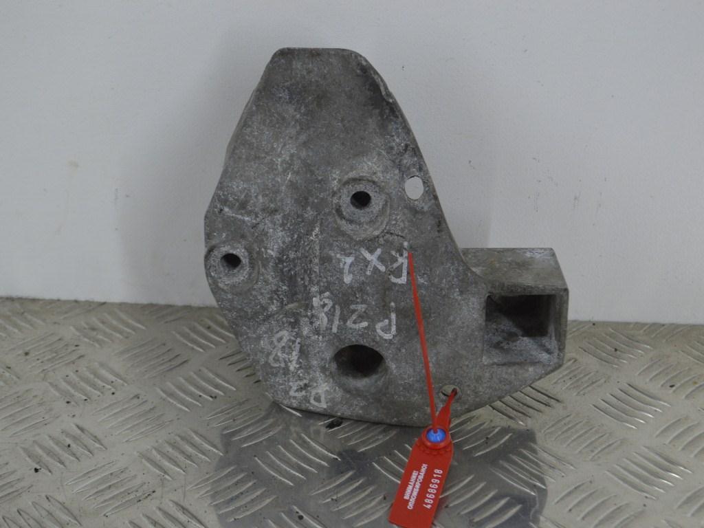 Кронштейн двигателя