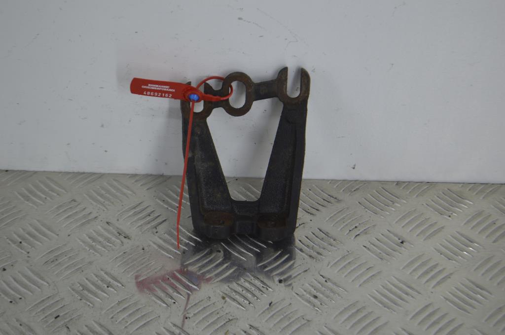 Кронштейн двигателя