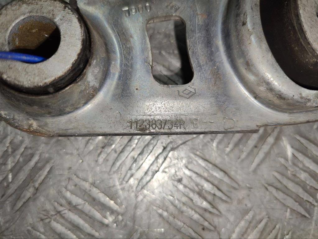 Кронштейн двигателя