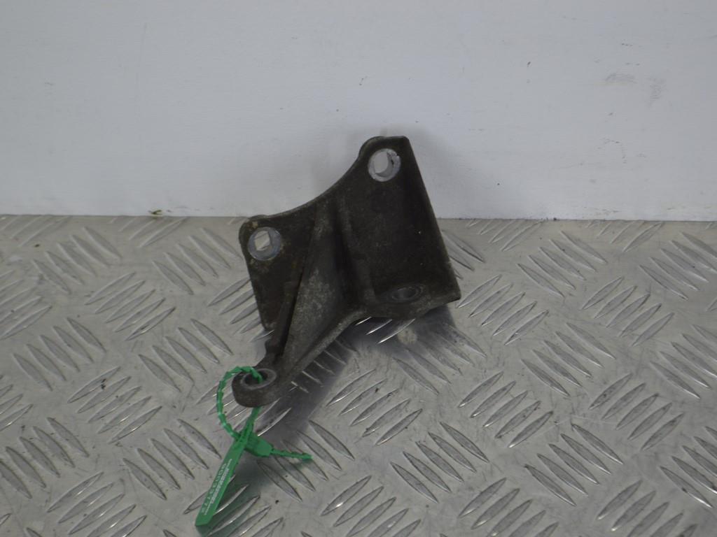 Кронштейн двигателя