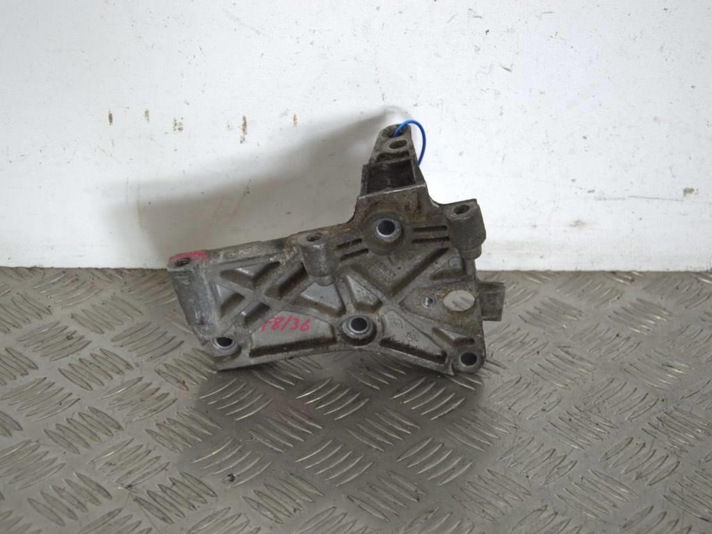 Кронштейн двигателя