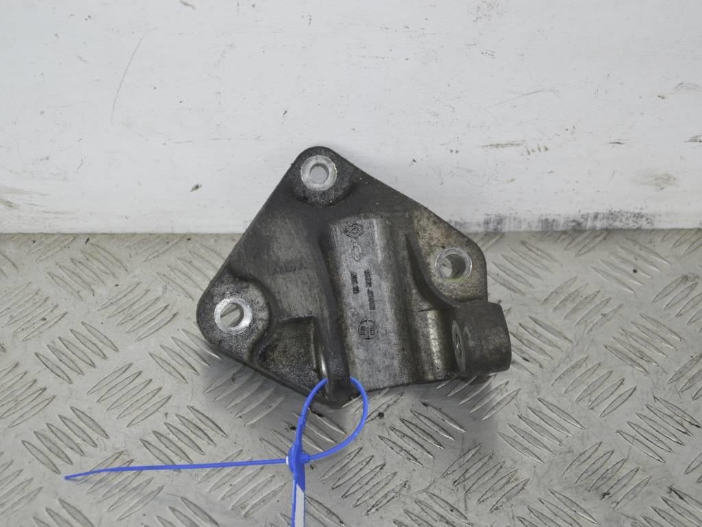 Кронштейн двигателя