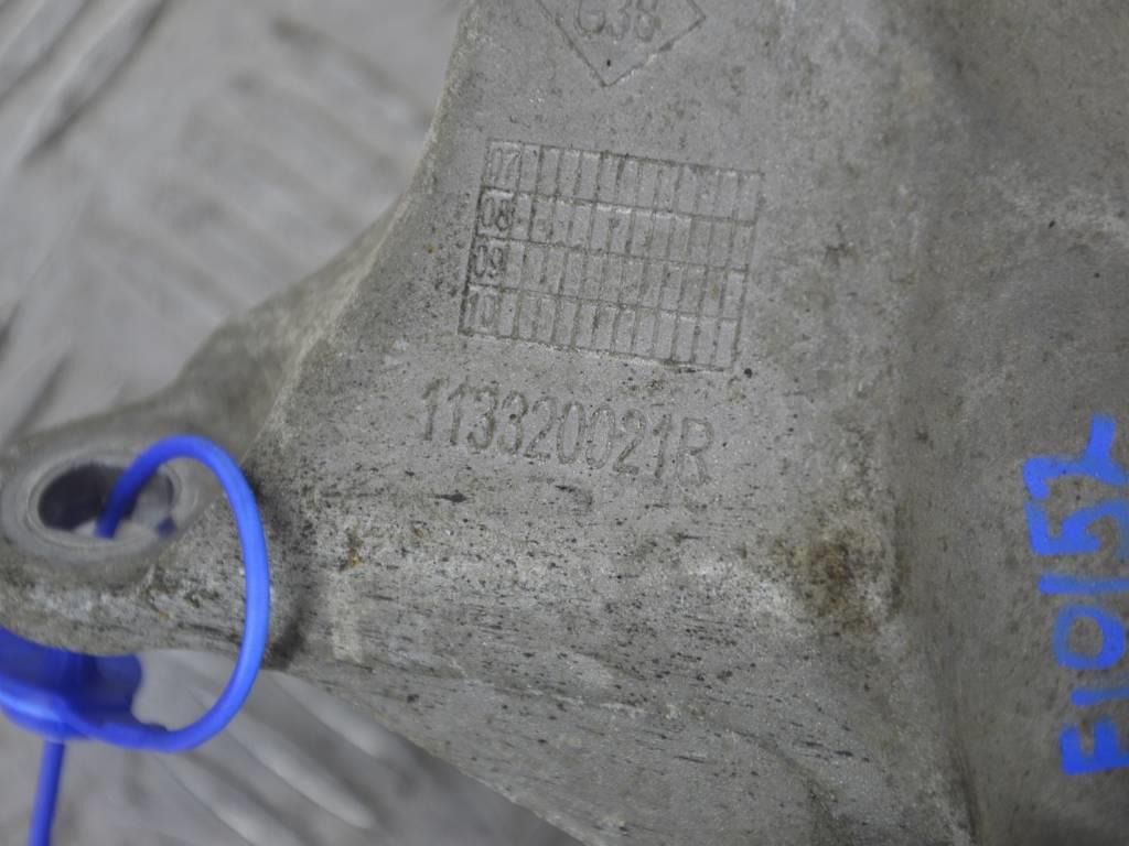 Кронштейн двигателя