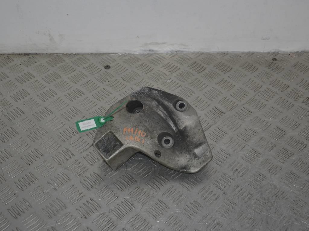 Кронштейн двигателя