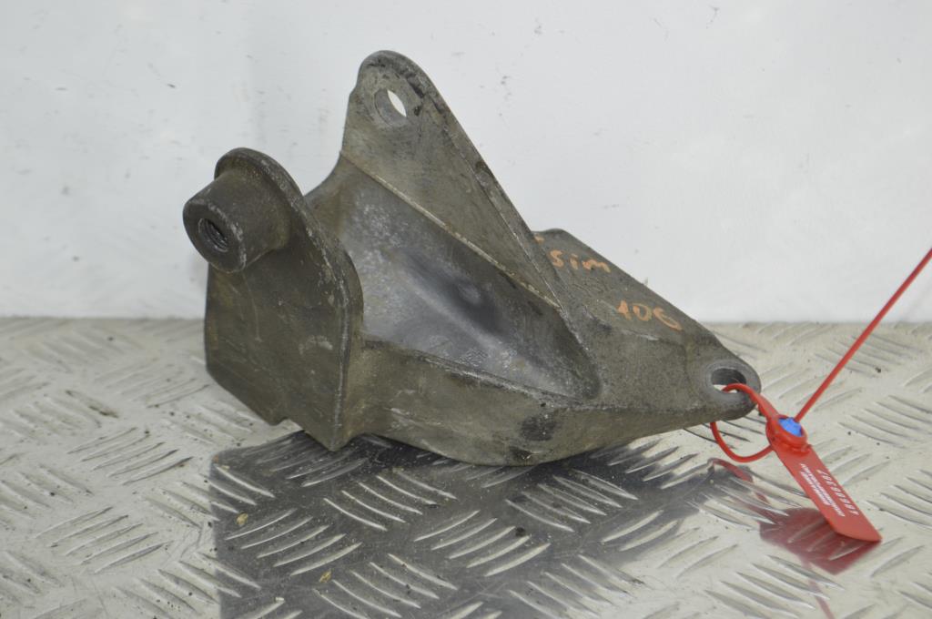 Кронштейн двигателя