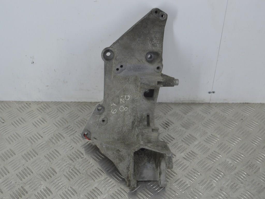 Кронштейн генератора