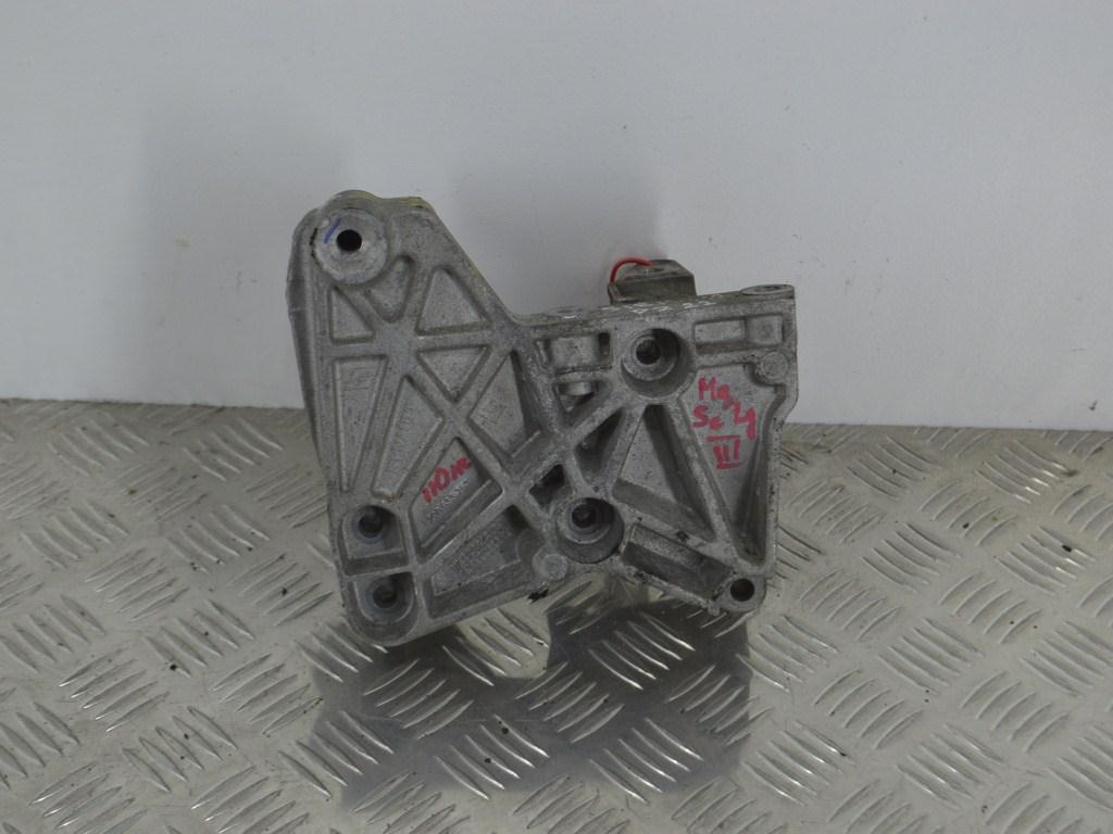 Кронштейн генератора