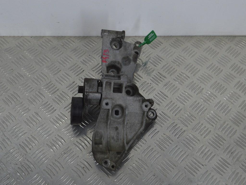 Кронштейн генератора