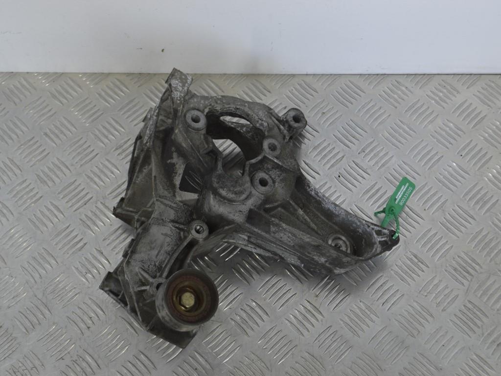 Кронштейн генератора Renault Scenic 1 (1996-2003) 7700113574