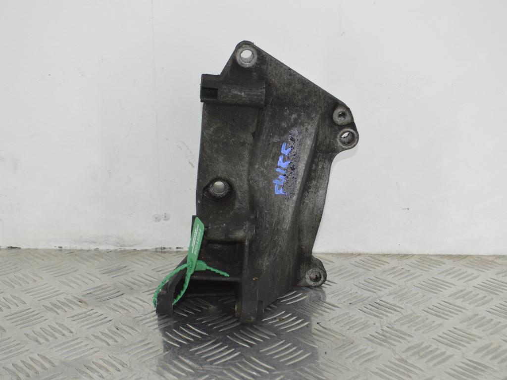 Кронштейн генератора