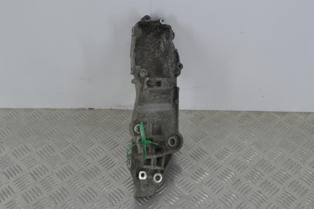 Кронштейн генератора