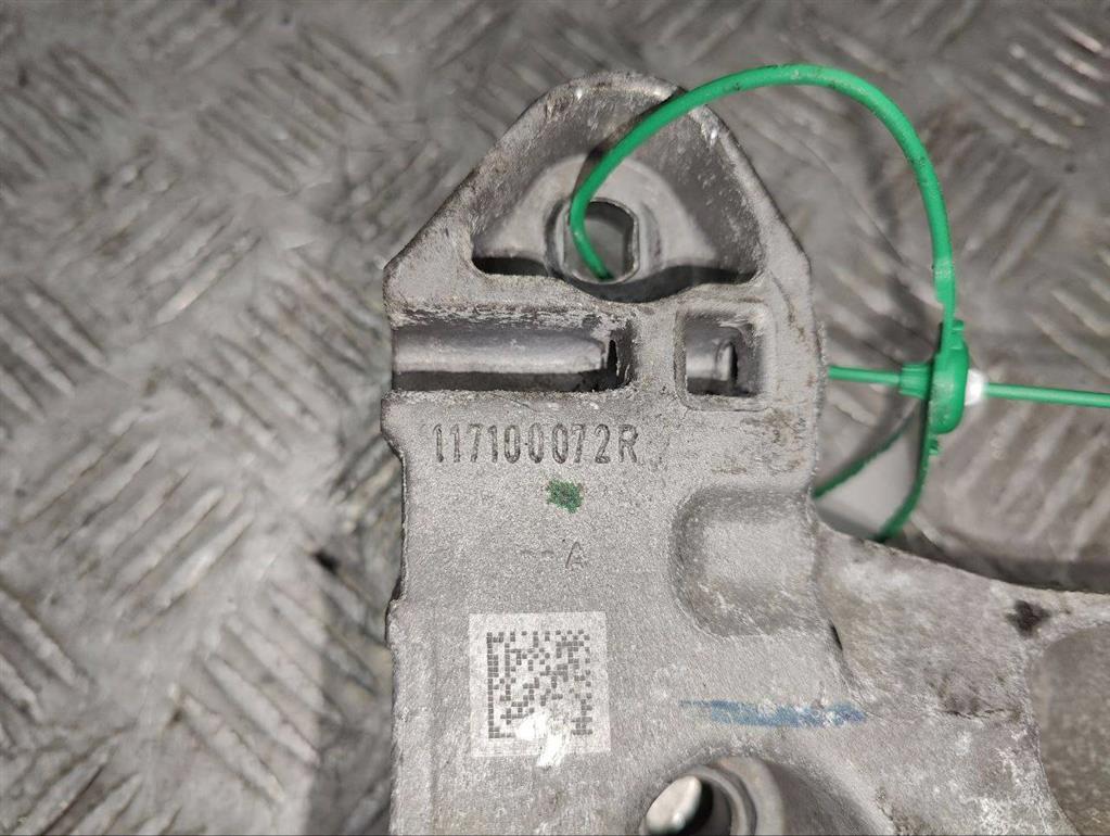 Кронштейн генератора