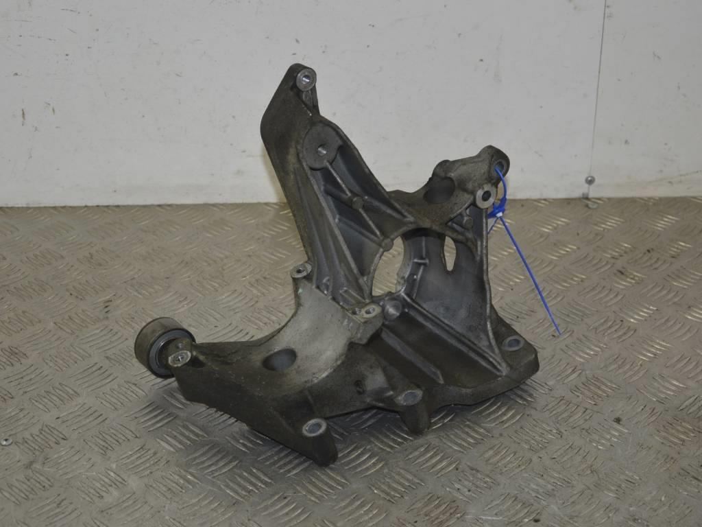 Кронштейн генератора