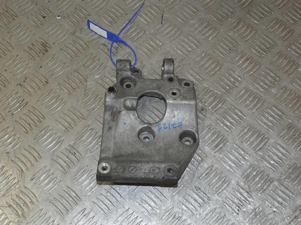 Кронштейн генератора