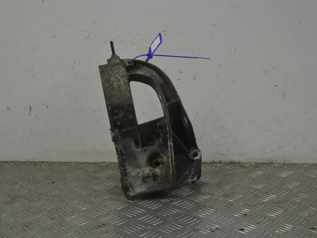 Кронштейн гидроусилителя