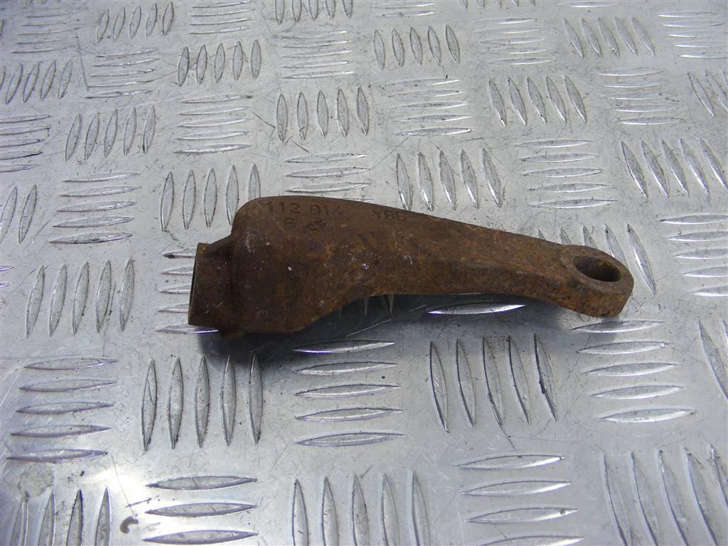 Кронштейн глушителя