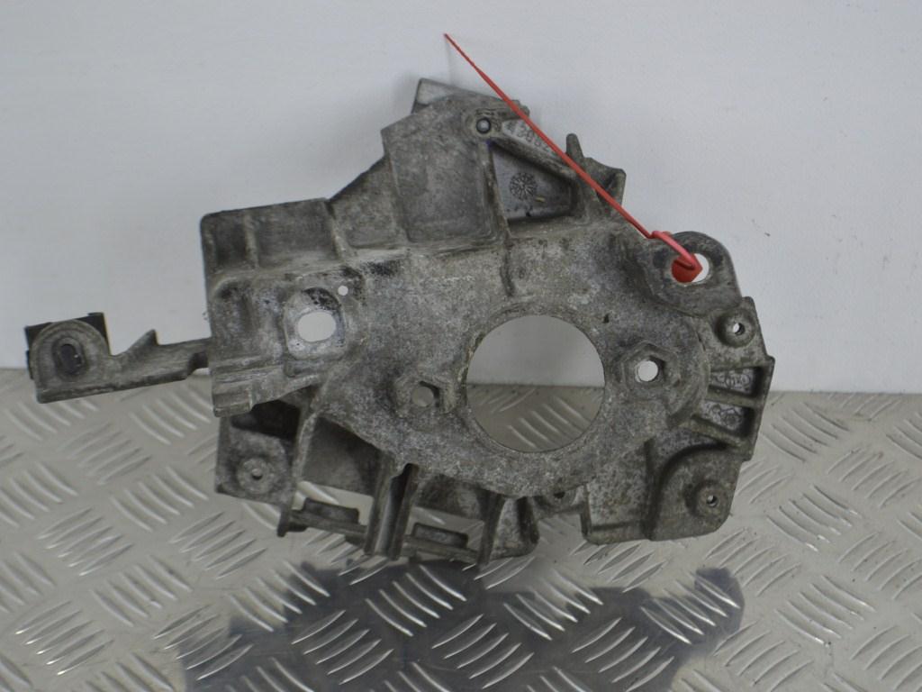 Кронштейн КПП Renault Kangoo 1 (1997-2007) 8200430825
